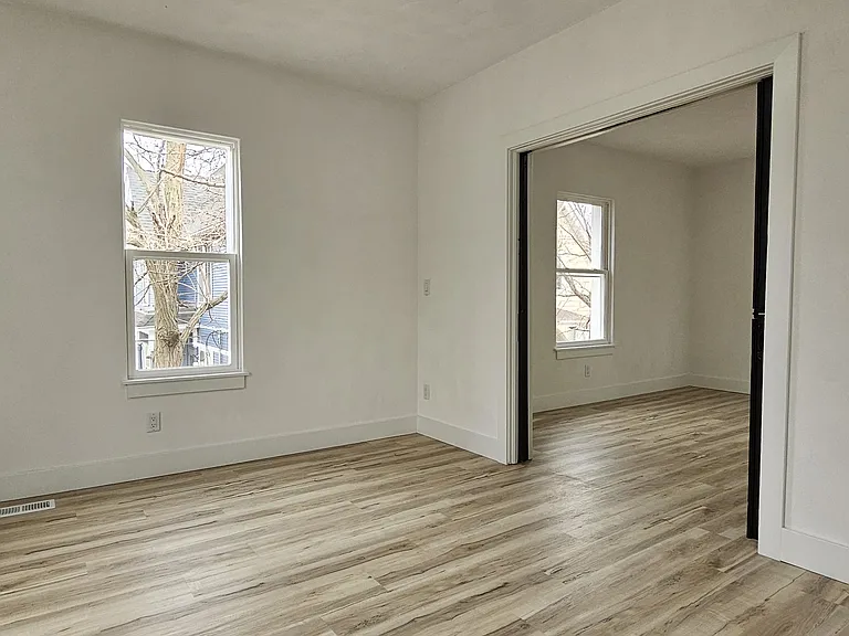 1035 Crosby St #1037 — Photo 23