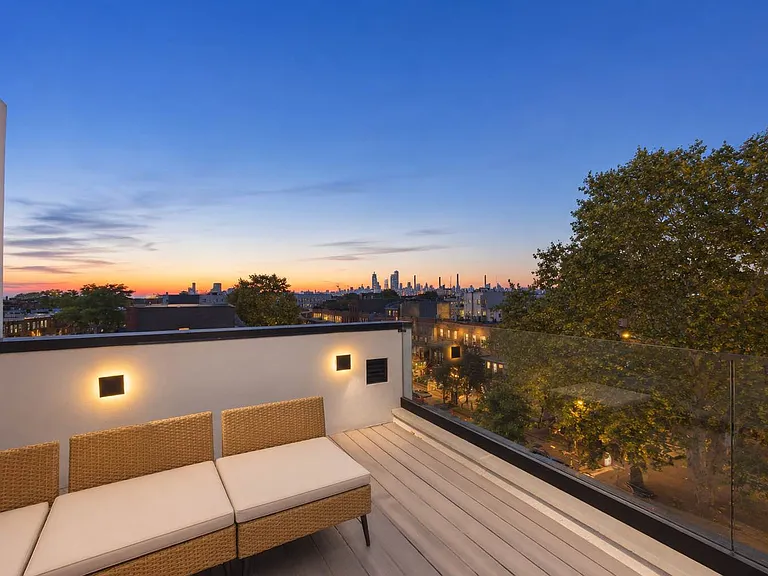 21-17 38th St #PENTHOUSE — Photo 21