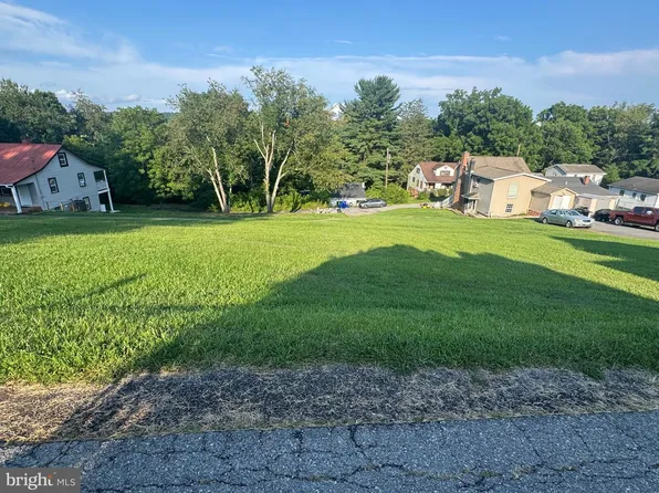 33-35 Brent St, Hancock, MD 21750