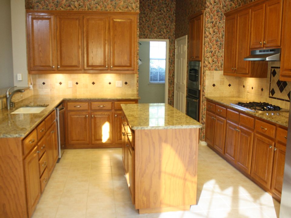 Kitchen with center island