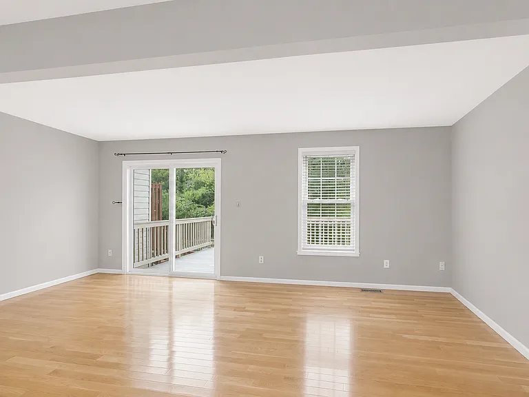 703 Herndon Woods Ct — Photo 10