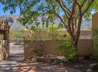 6533 N Foothills Dr, Tucson, AZ 85718