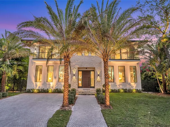 7441 Coquina Dr, North Bay Village, FL 33141