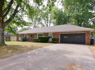 2437 S McCann Ave, Springfield, MO 65804