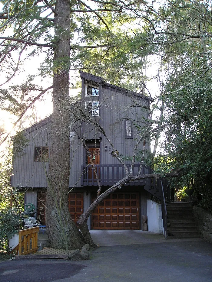 9070 NW Leahy Rd photo 1
