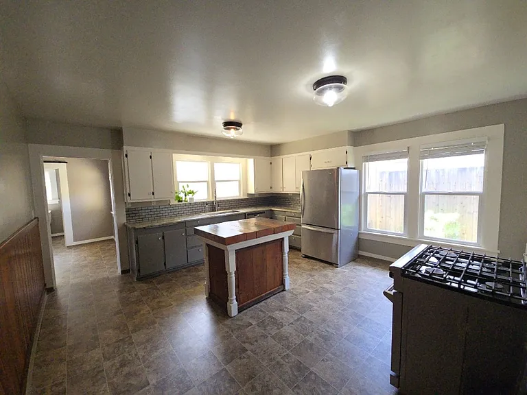 526 B St — Photo 30