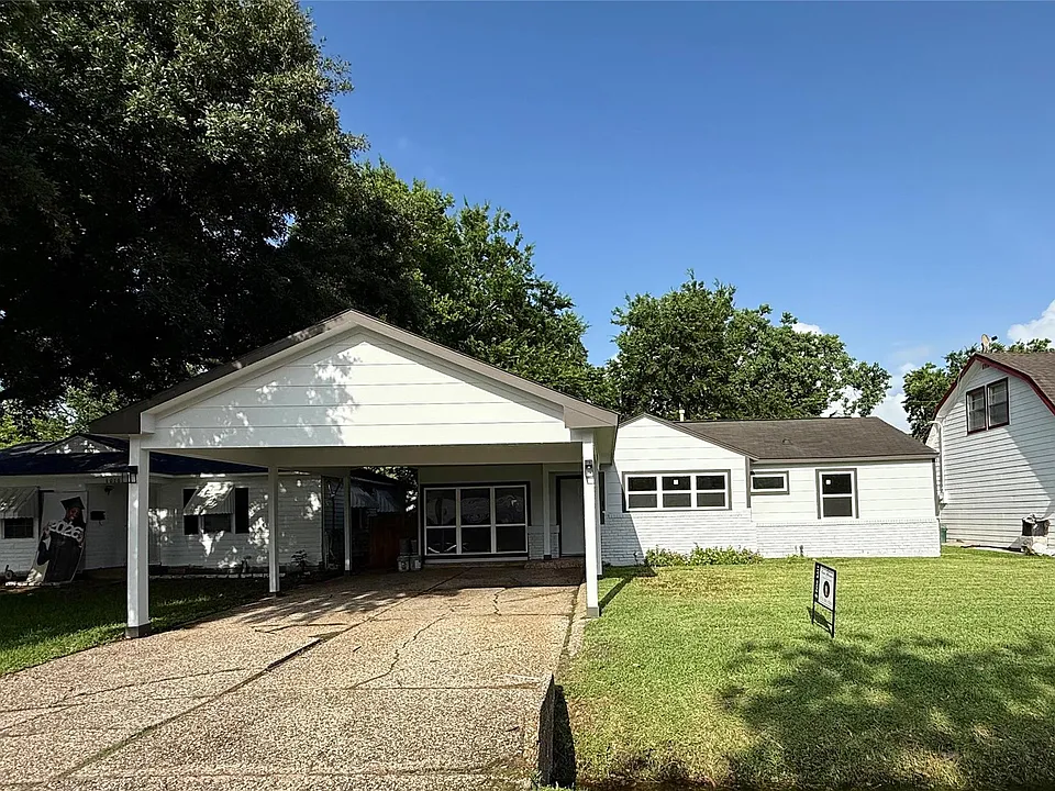 10205 Sierra Dr