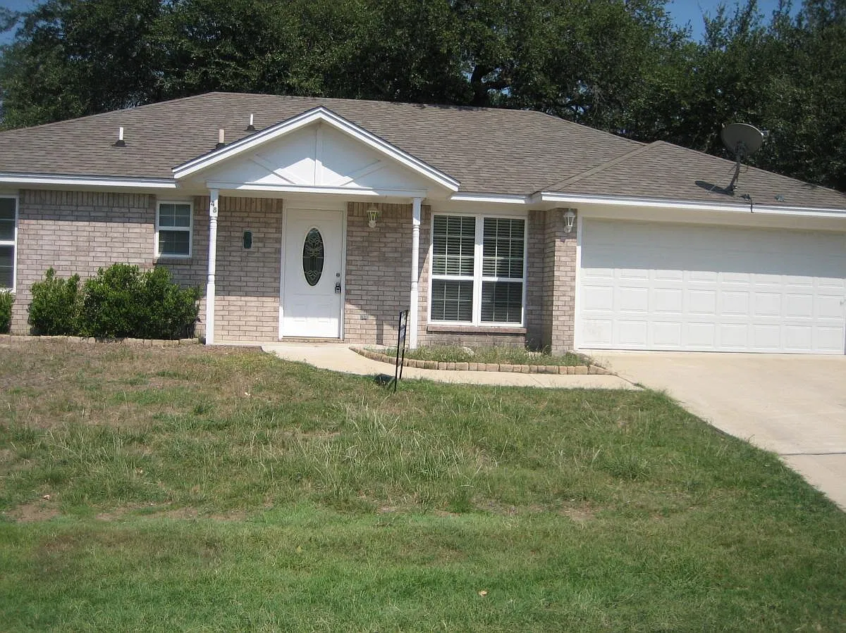 3 bed, 1180 sqft, $1,685 — Photo 1