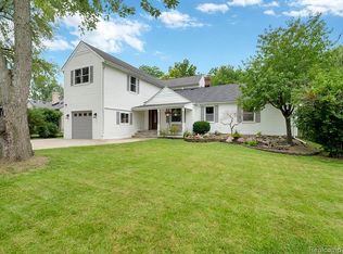 21222 Meridian Rd, Grosse Ile, MI 48138