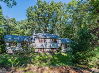 672 Laurel Dr, Boiling Springs, PA 17007