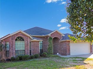 325 Wonder Oak Ct, Weatherford, TX 76085