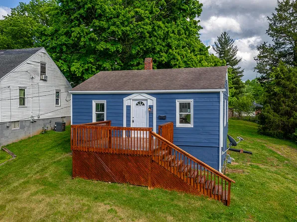 135 Lyons Dr, Frankfort, KY 40601