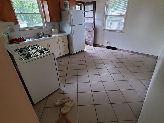4th image of 1745 Oakland Park Ave