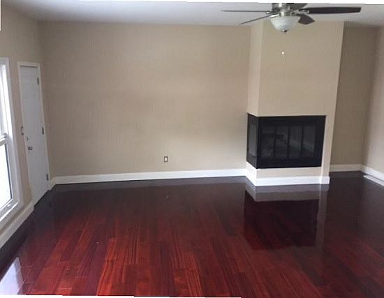 5th image of 3182 New Castle Dr
