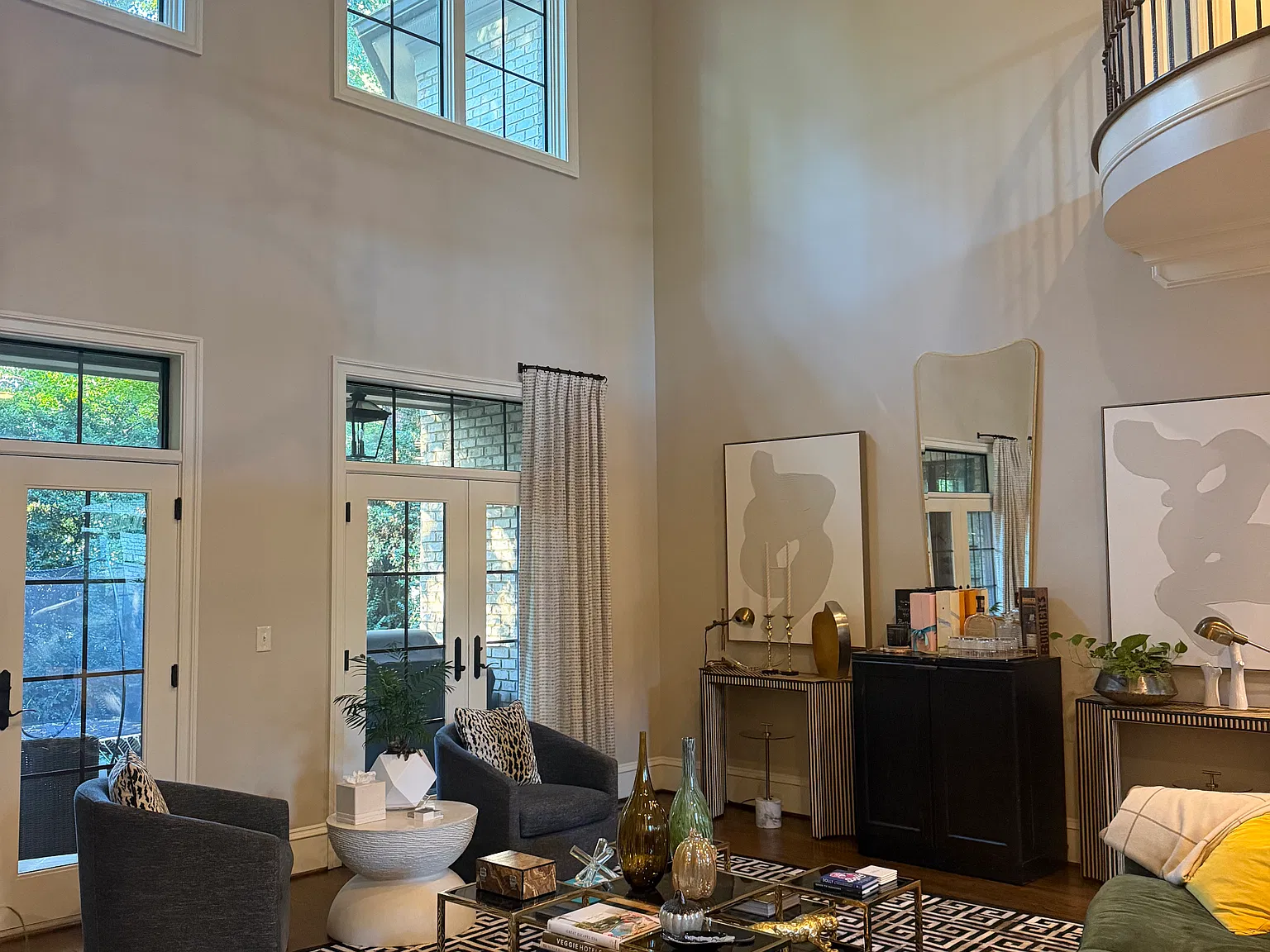 4 bed, 6000 sqft, $8,500 — Photo 4
