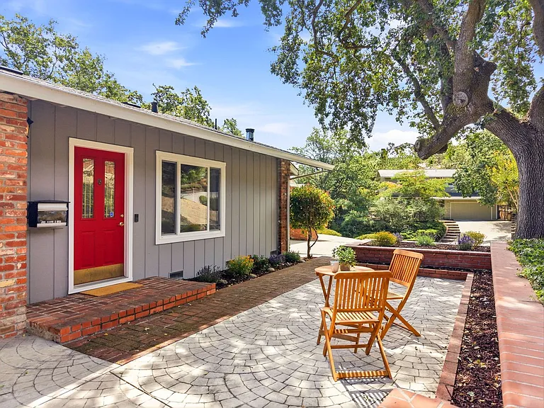 930 Sousa Dr — Photo 13