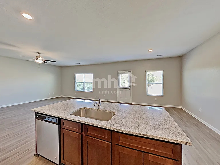3430 Ridge Hill Pkwy — Photo 4