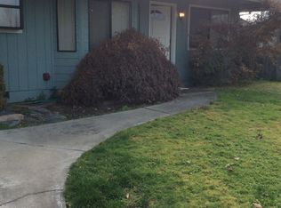 1099 Angler Ln, Grants Pass, OR 97527