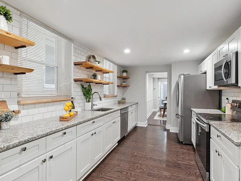 214 Warren Ave — Photo 7
