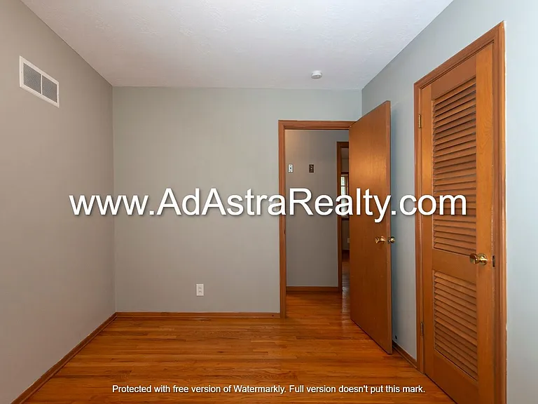718 NW 5th St — Photo 9