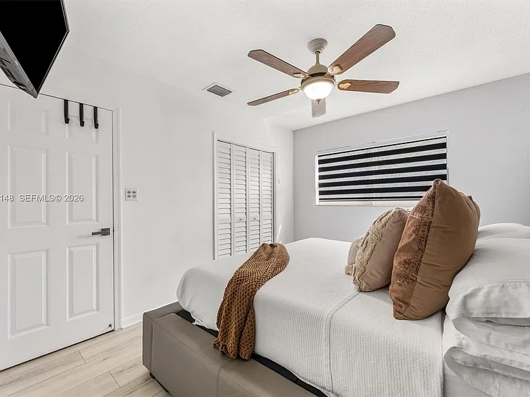 1300 SW 34th Ave — Photo 12