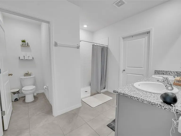 8237 Juning Cv — Photo 35