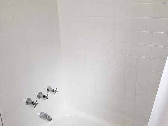5th image of 4735 N Beacon St