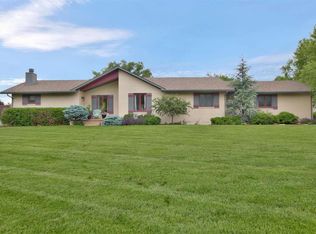 33 Crestway St, Wellington, KS 67152