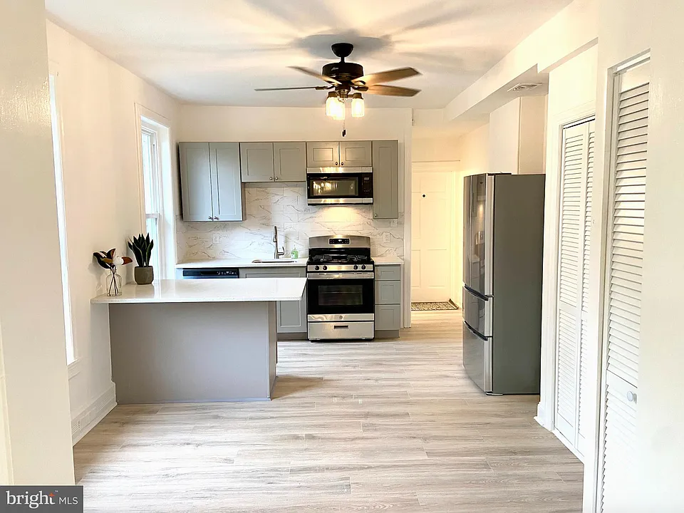 305 Main St #3
