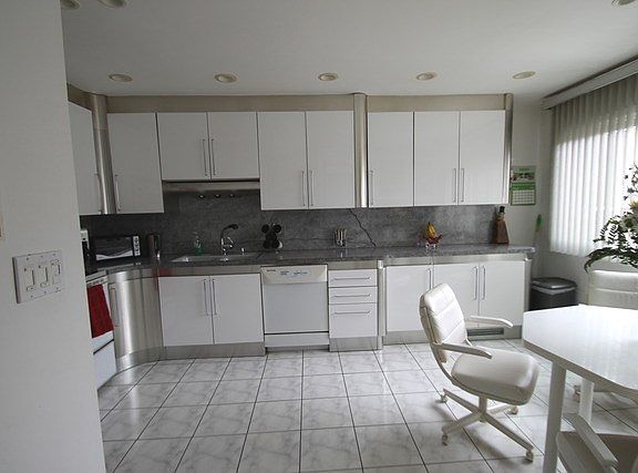 3rd image of 426 Skokie Blvd #426