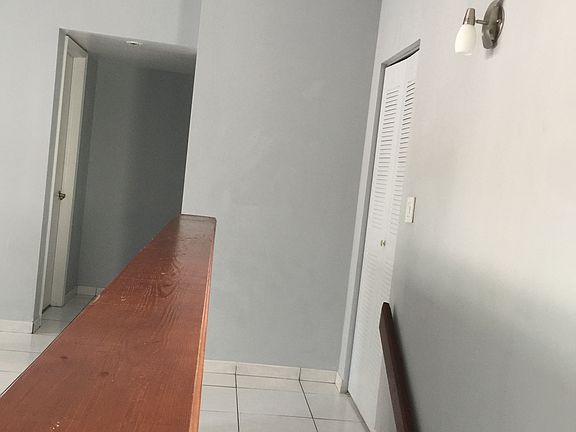 3rd image of 525 W Park Dr APT 205