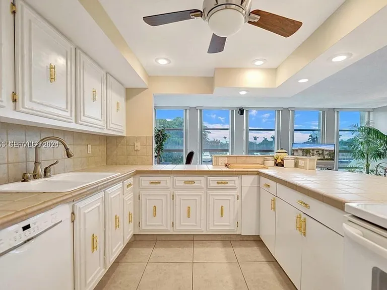601 Three Islands Blvd #205 — Photo 3