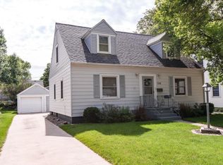 1518 7 1/2 Ave NE, Rochester, MN 55906