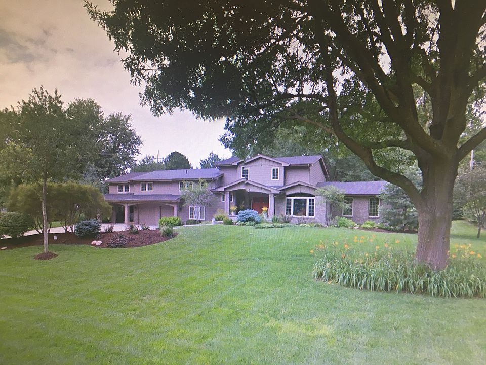 1st image of 1830 S 107th St
