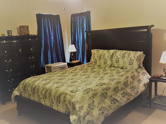 3rd image of 617 S Georgia St
