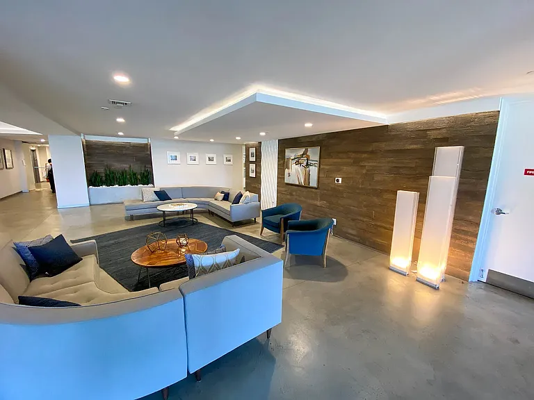 525 E Seaside Way — Photo 15