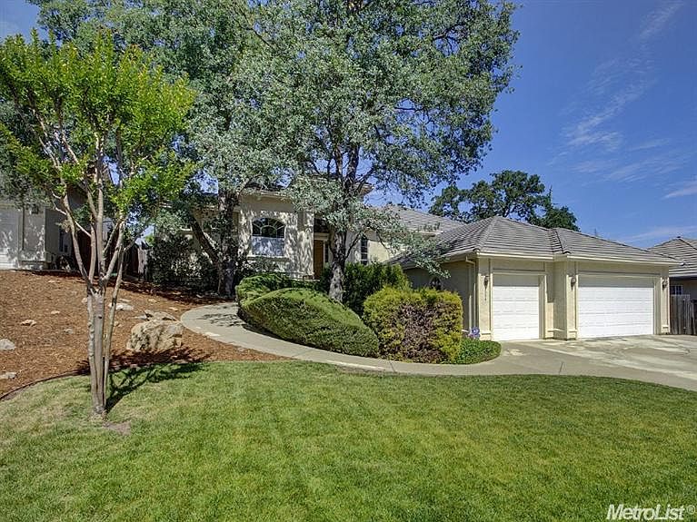 1st image of 3034 Fairchild Dr