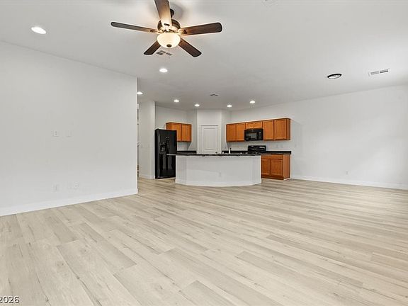 5th image of 3644 Gainsville St