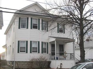 696 Academy Ave, Providence, RI 02908