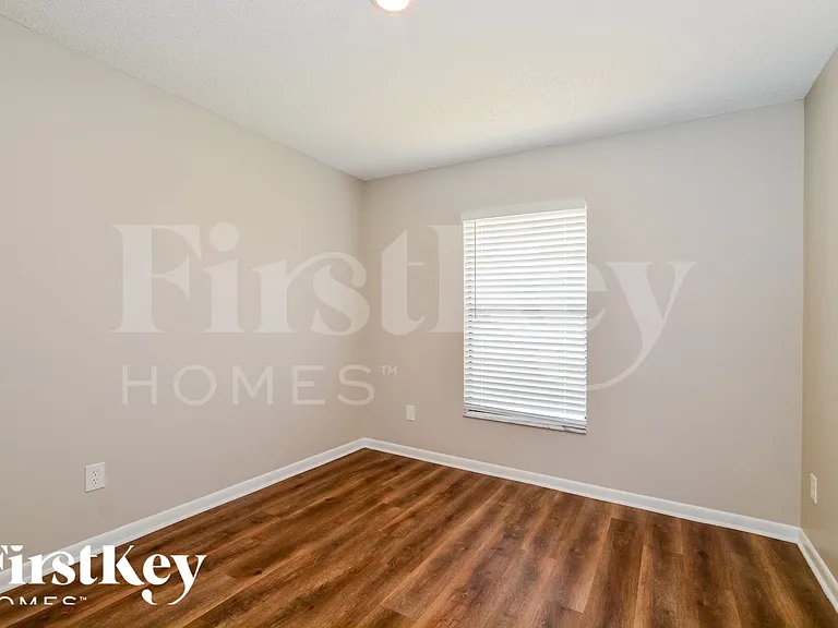 1257 Poinsettia Dr — Photo 13