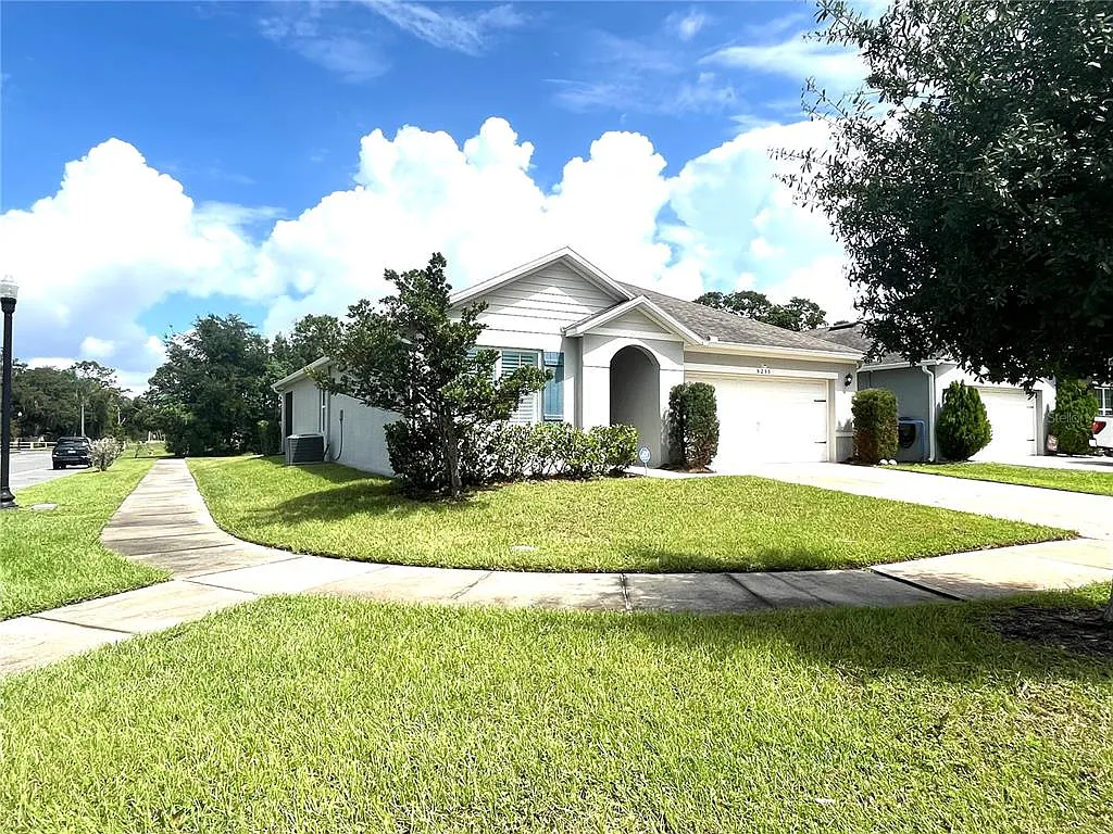 3 bed, 2.0 bath, 1672 sqft, $2,450 — Photo 3
