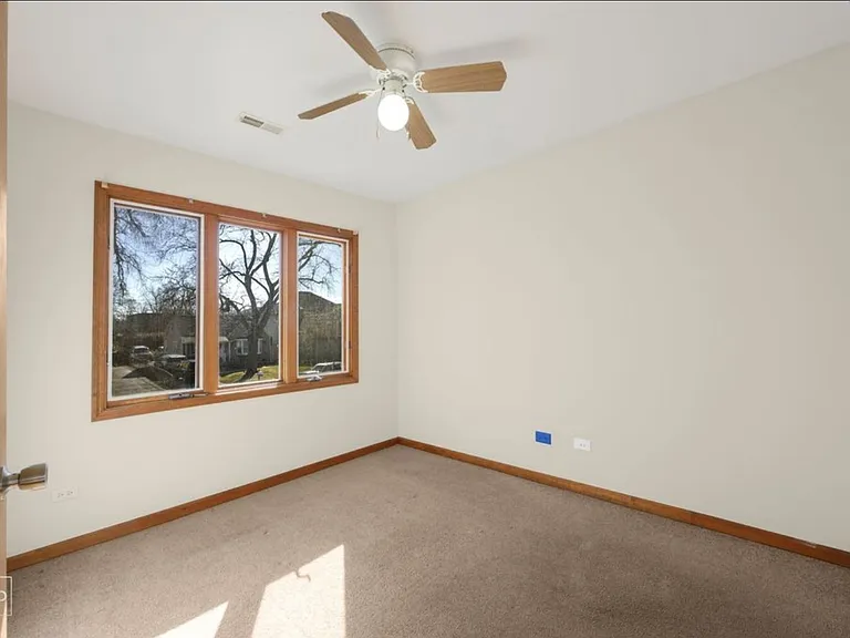 105 E Red Oak Ave — Photo 15