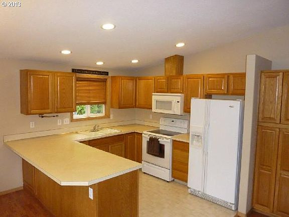 4th image of 13214 NE 41st St