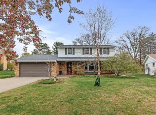 9717 Queen Rd, Bloomington, MN 55431