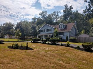 29 Roosevelt Ave, Morganville, NJ