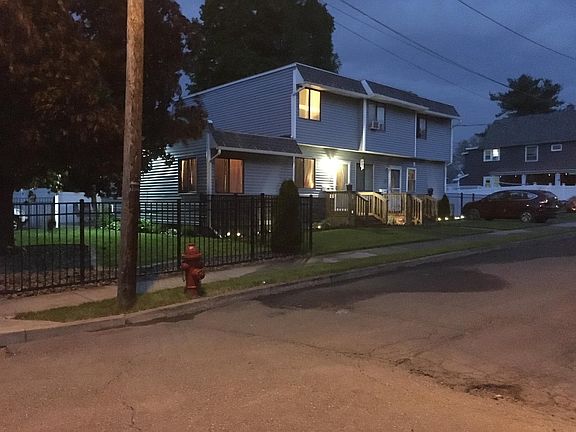 2nd image of 28 River St