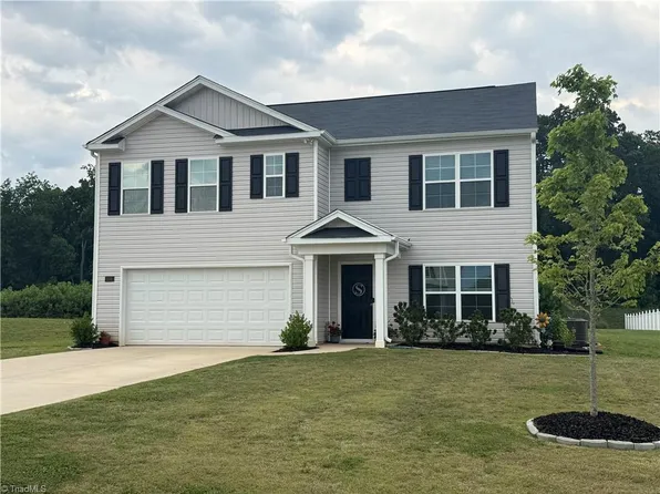 174 Culloden Dr, Mocksville, NC 27028