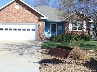 2443 Pheasant Ln, Salina, KS 67401