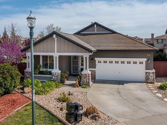 3rd image of 2271 Campbell Cir