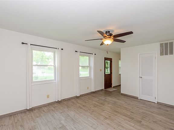 5th image of 701 Easter Dr